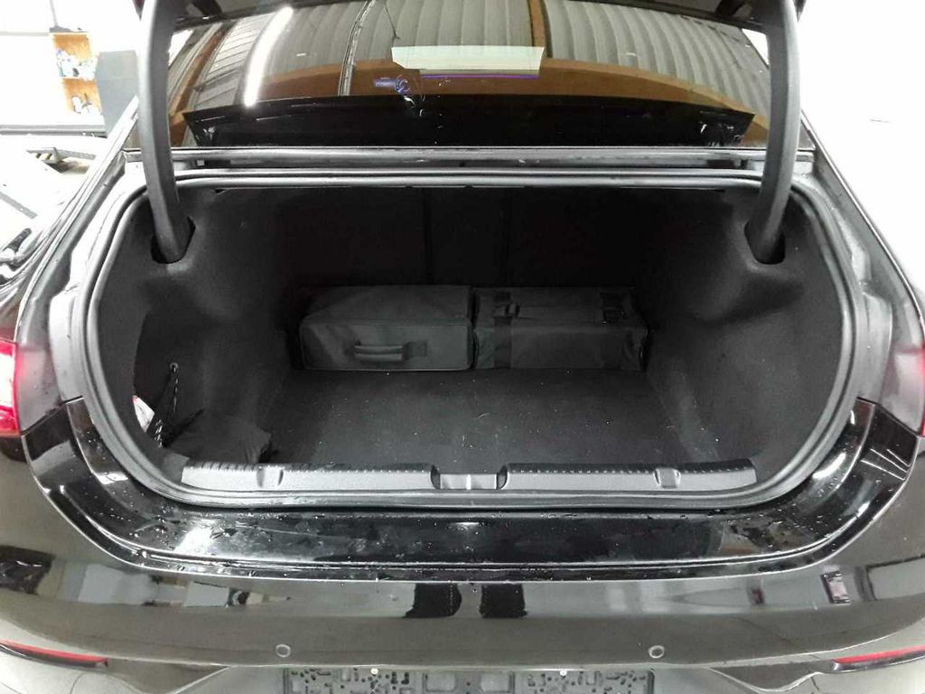 Mercedes-Benz EQE 2023