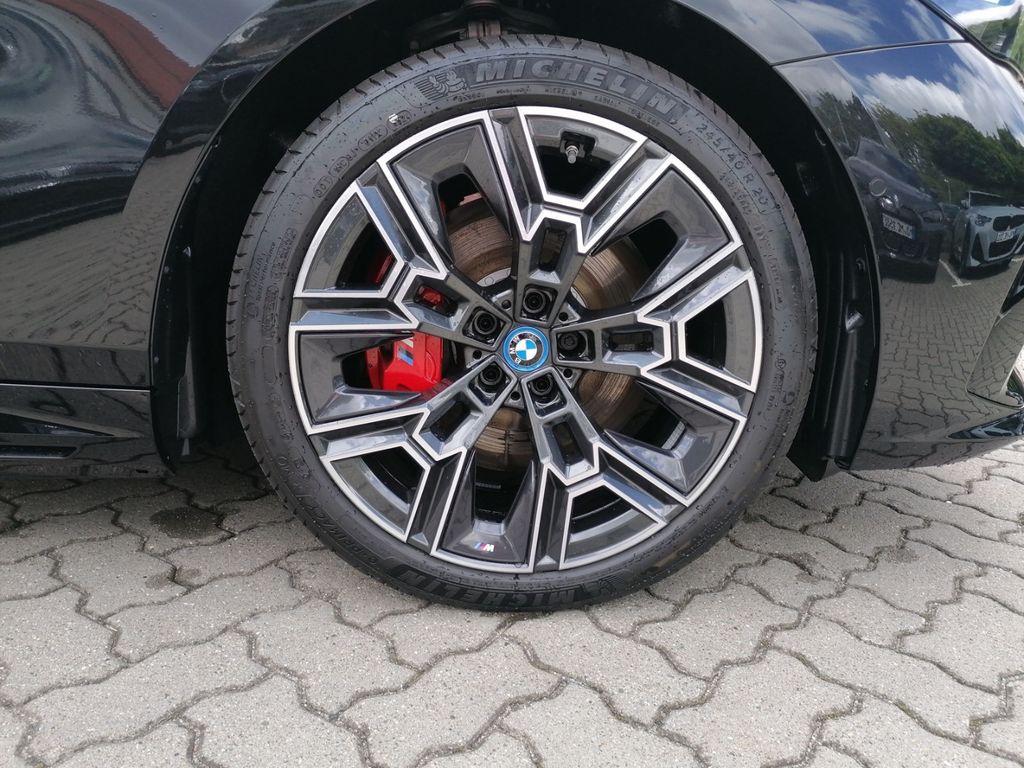 BMW i5 2025