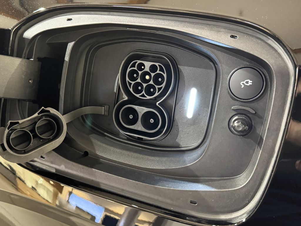 Volvo ES90