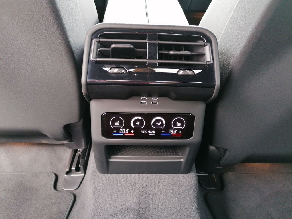 BMW i5 2025