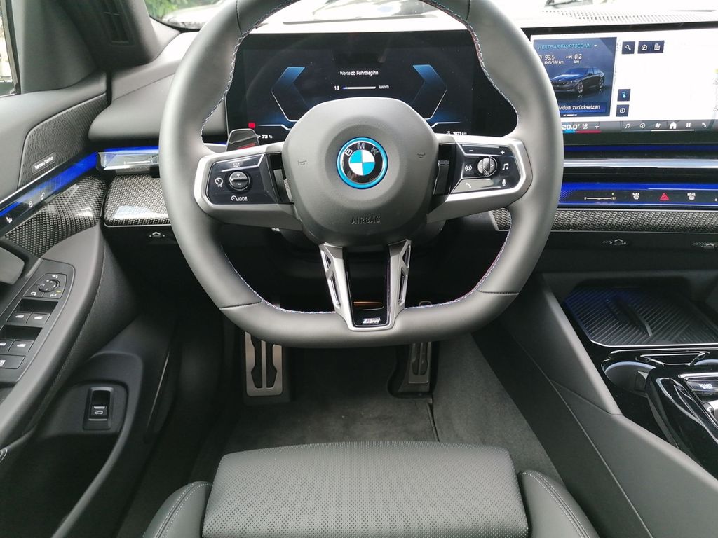 BMW i5 2025