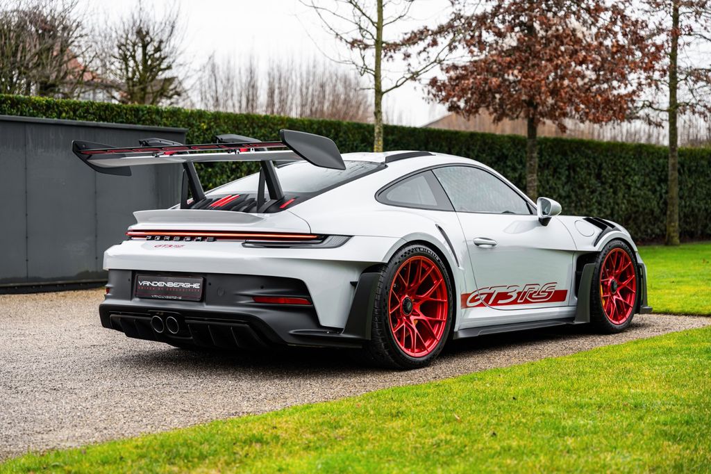 Porsche 992 2025