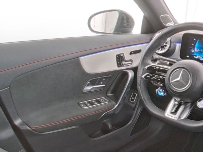 Mercedes-Benz CLA 35 AMG 2025