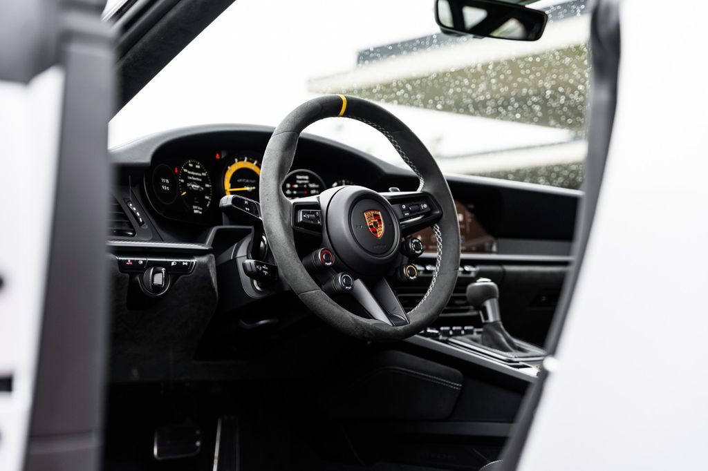 Porsche 992 2025