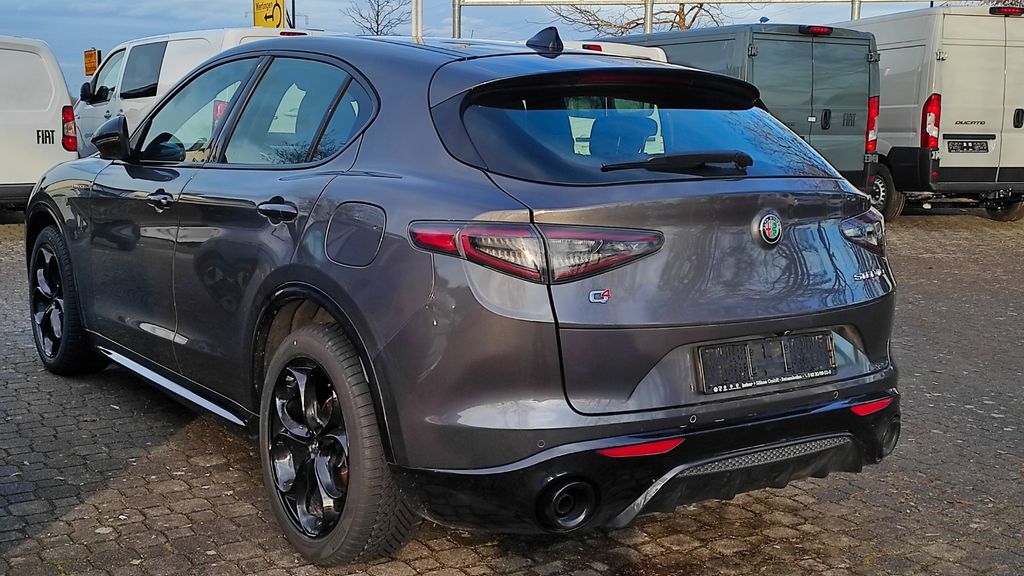 Alfa Romeo Stelvio 2023