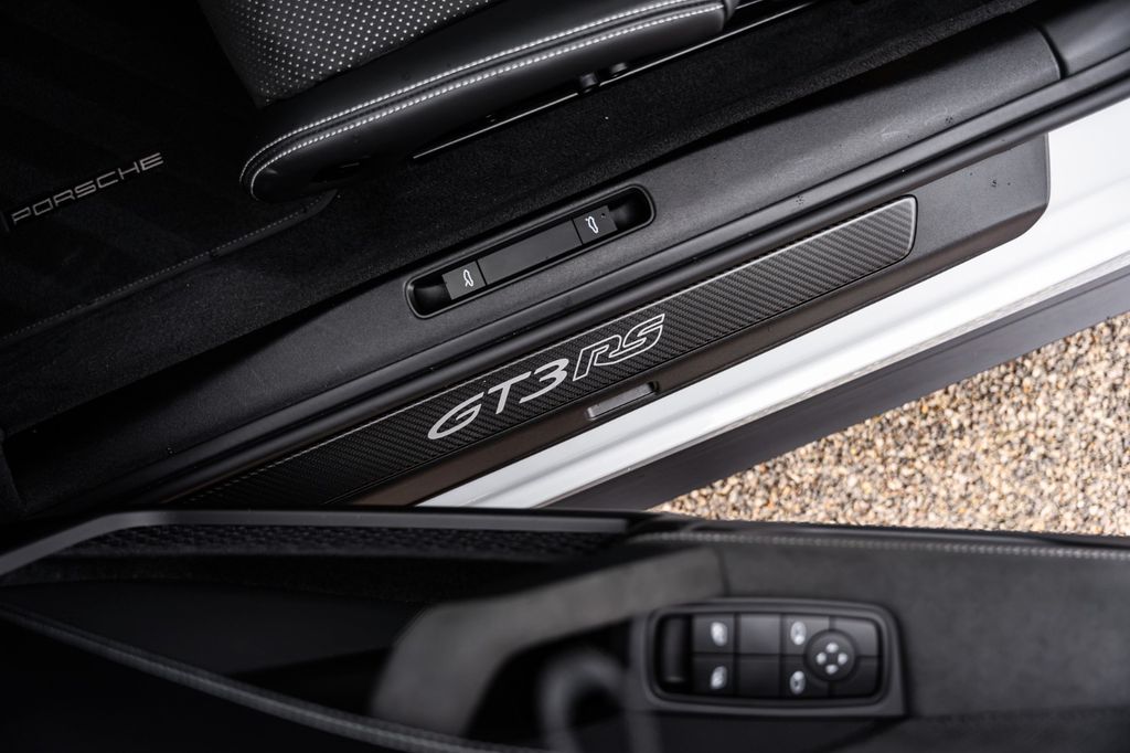 Porsche 992 2025