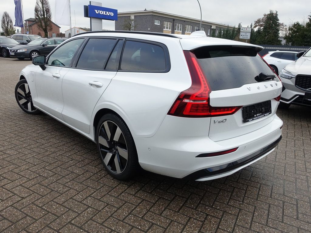 Volvo V60 2025