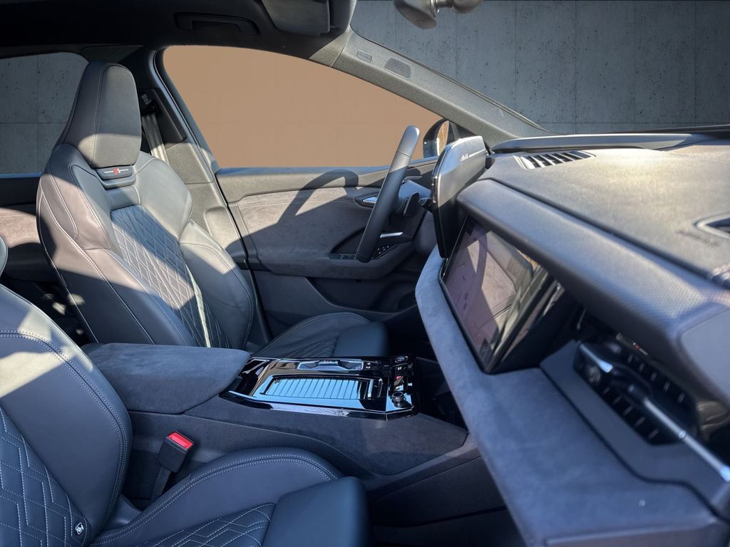 Audi SQ6 e-tron 2024