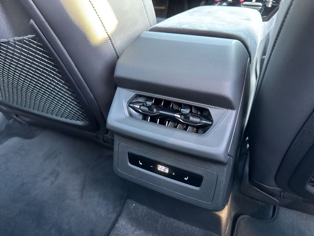 Audi SQ6 e-tron 2024