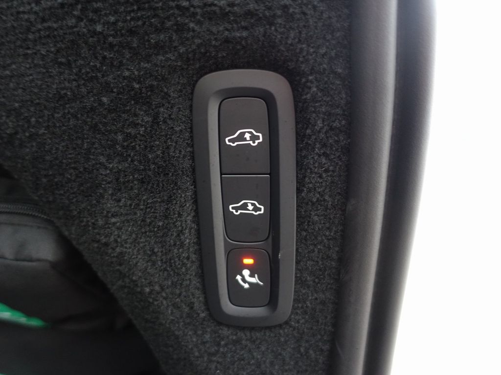 Volvo XC90 2025