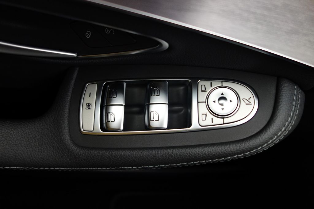 Mercedes-Benz C 300 2021