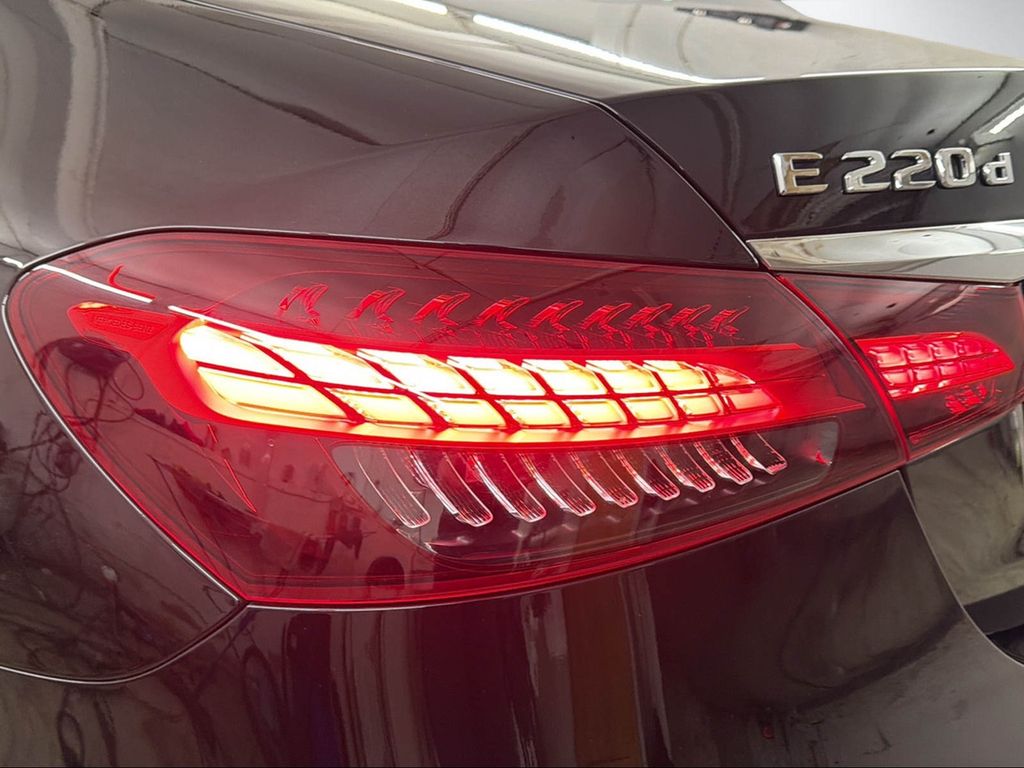 Mercedes-Benz E 220 2021