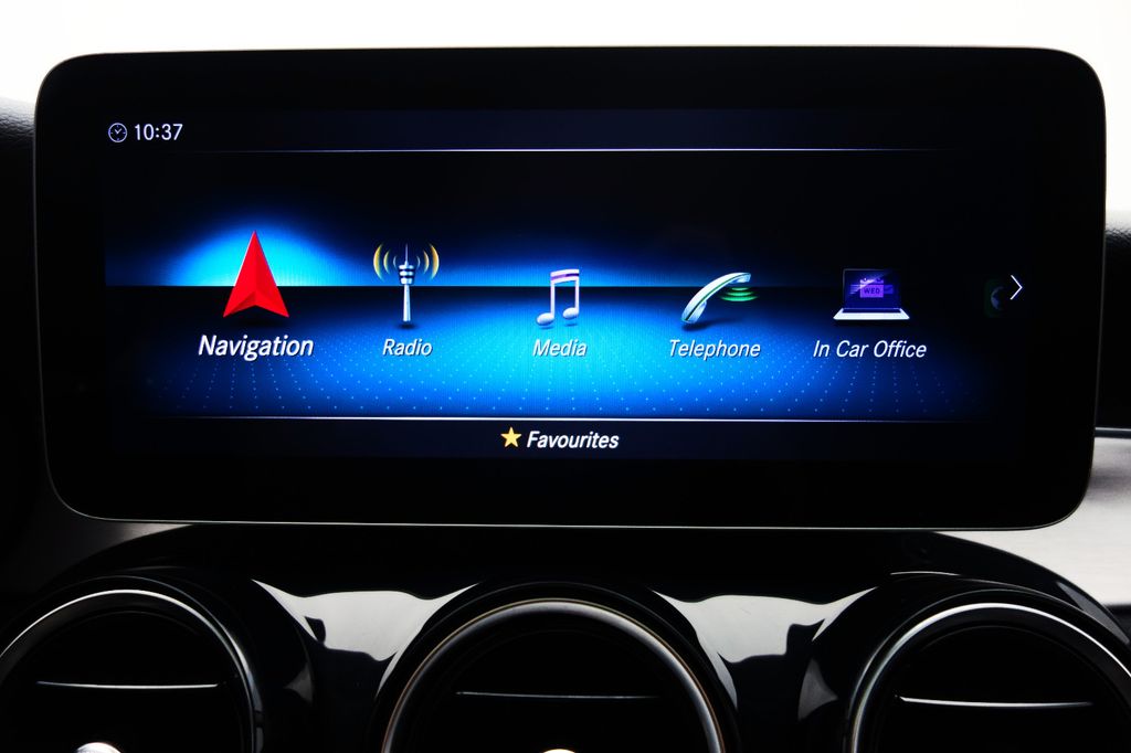 Mercedes-Benz C 300 2021