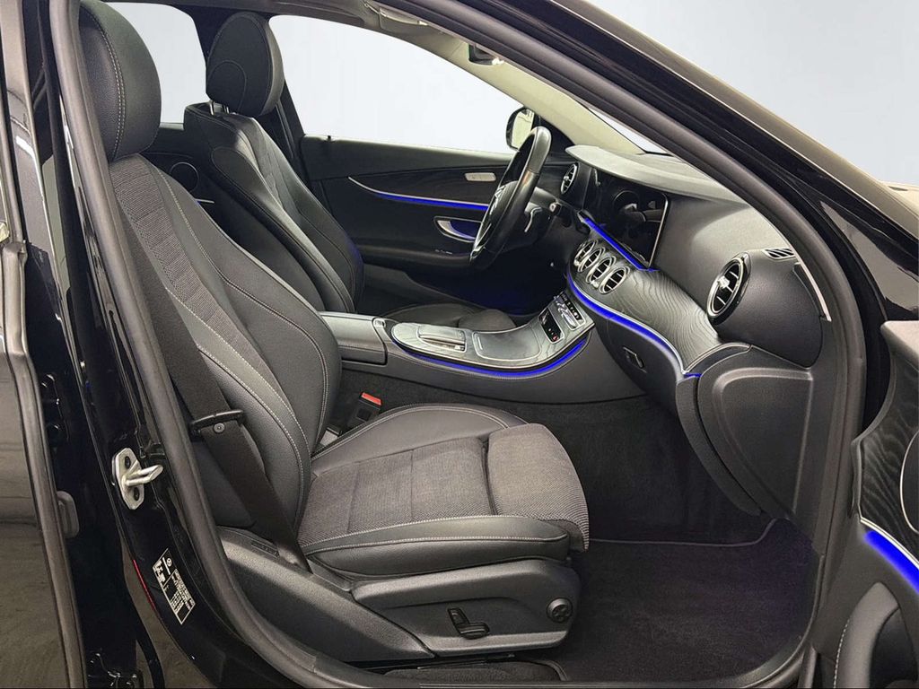 Mercedes-Benz E 220 2021