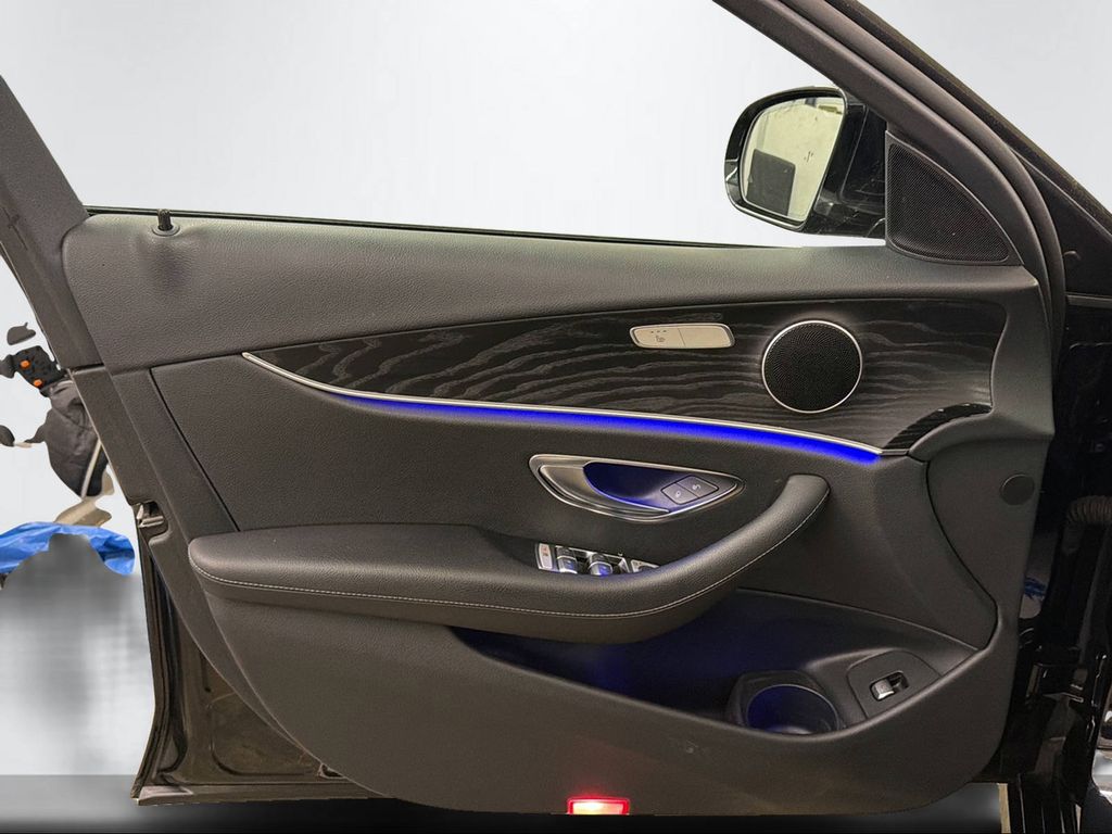 Mercedes-Benz E 220 2021