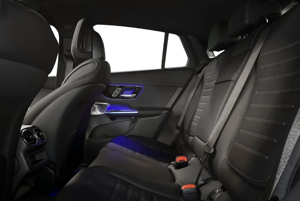 Mercedes-Benz GLC 300 2025