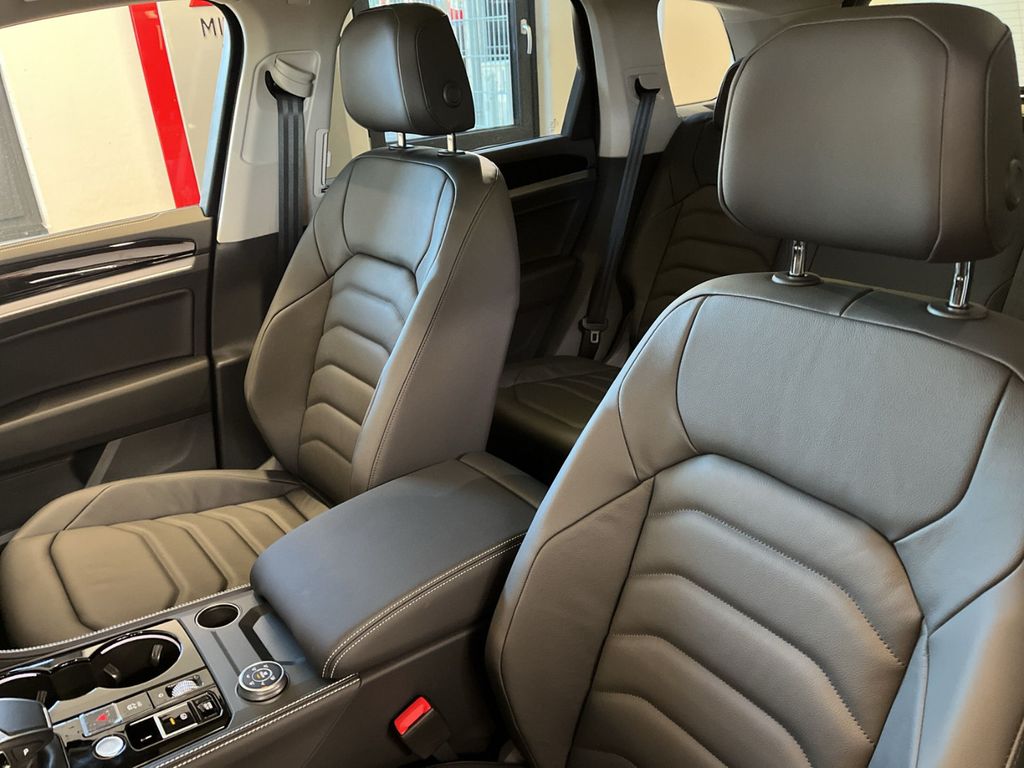 Volkswagen Touareg 2025