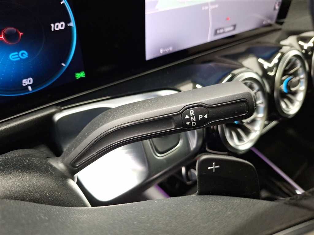 Mercedes-Benz EQB 2023