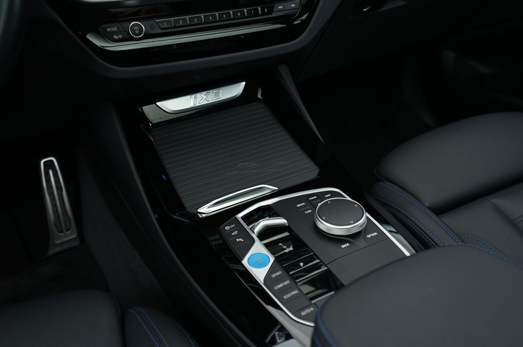 BMW iX3 2023