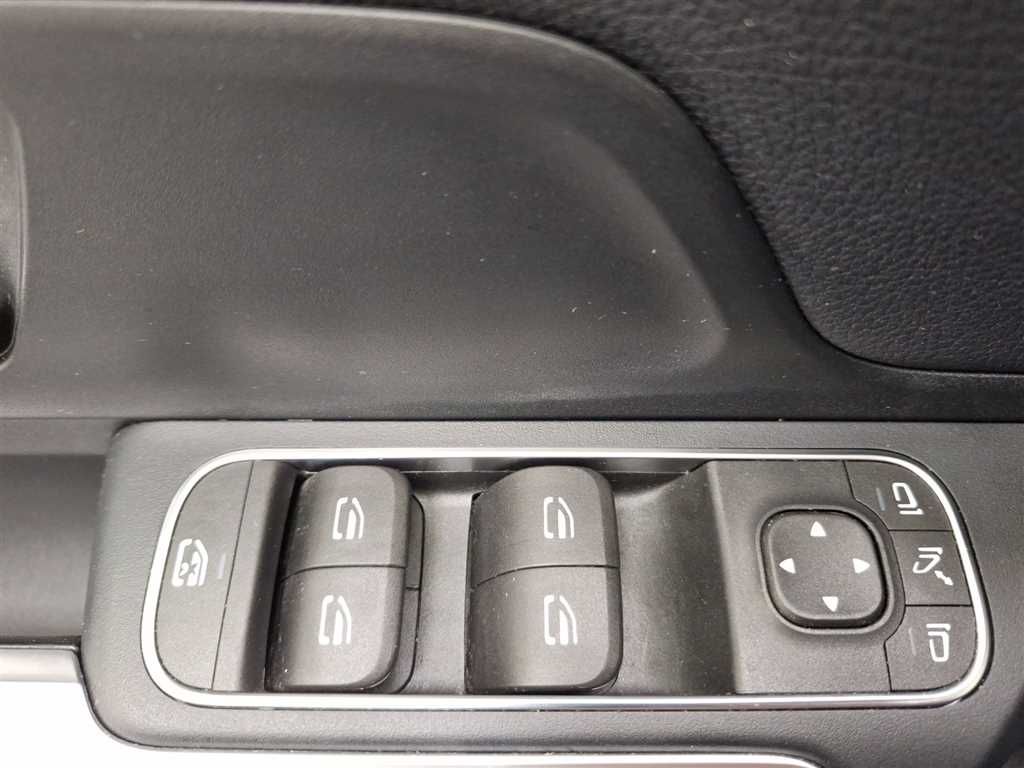 Mercedes-Benz EQB 2023
