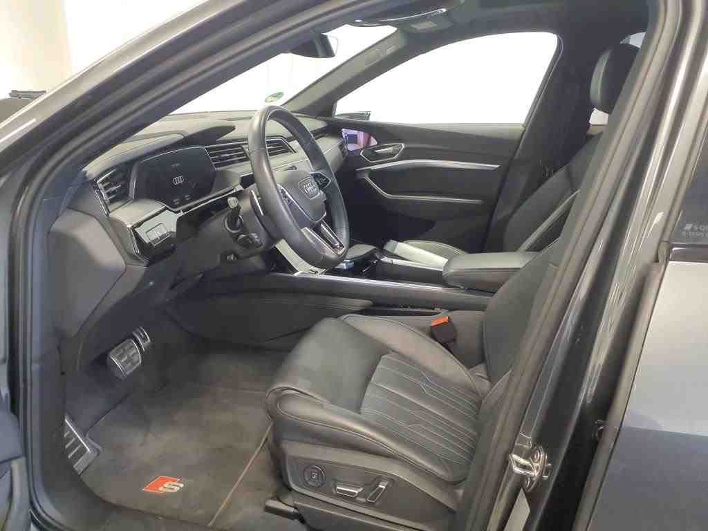 Audi SQ8 e-tron 2024