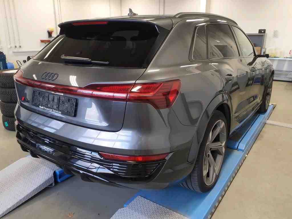 Audi SQ8 e-tron 2024