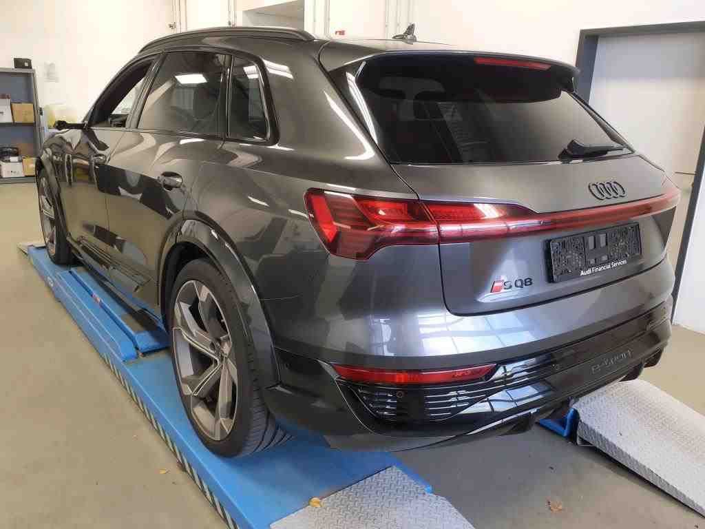 Audi SQ8 e-tron 2024