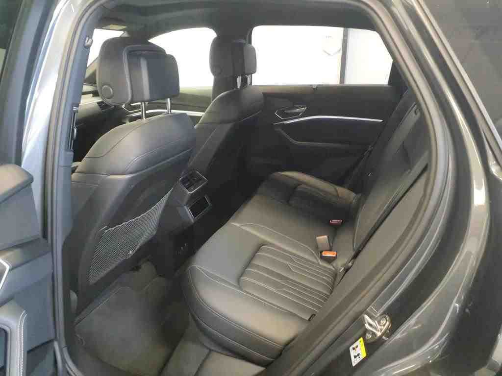 Audi SQ8 e-tron 2024