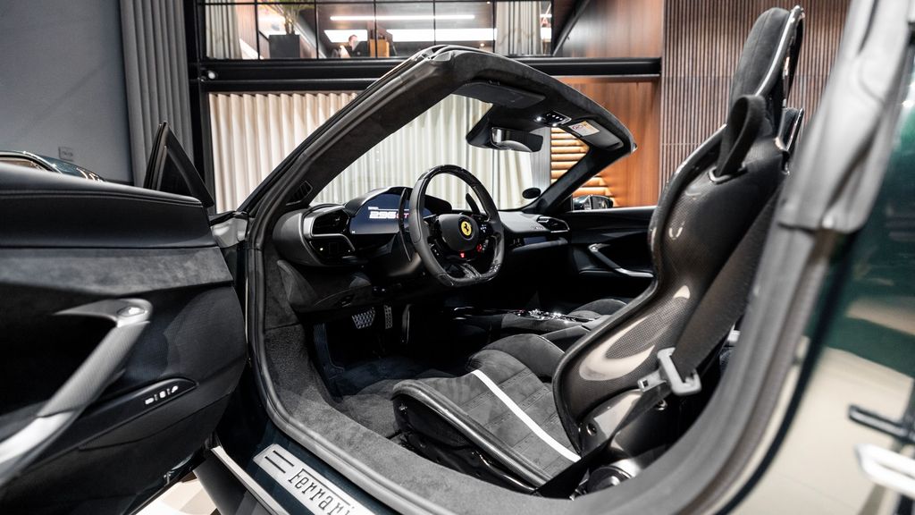 Ferrari 296 GTS 2025