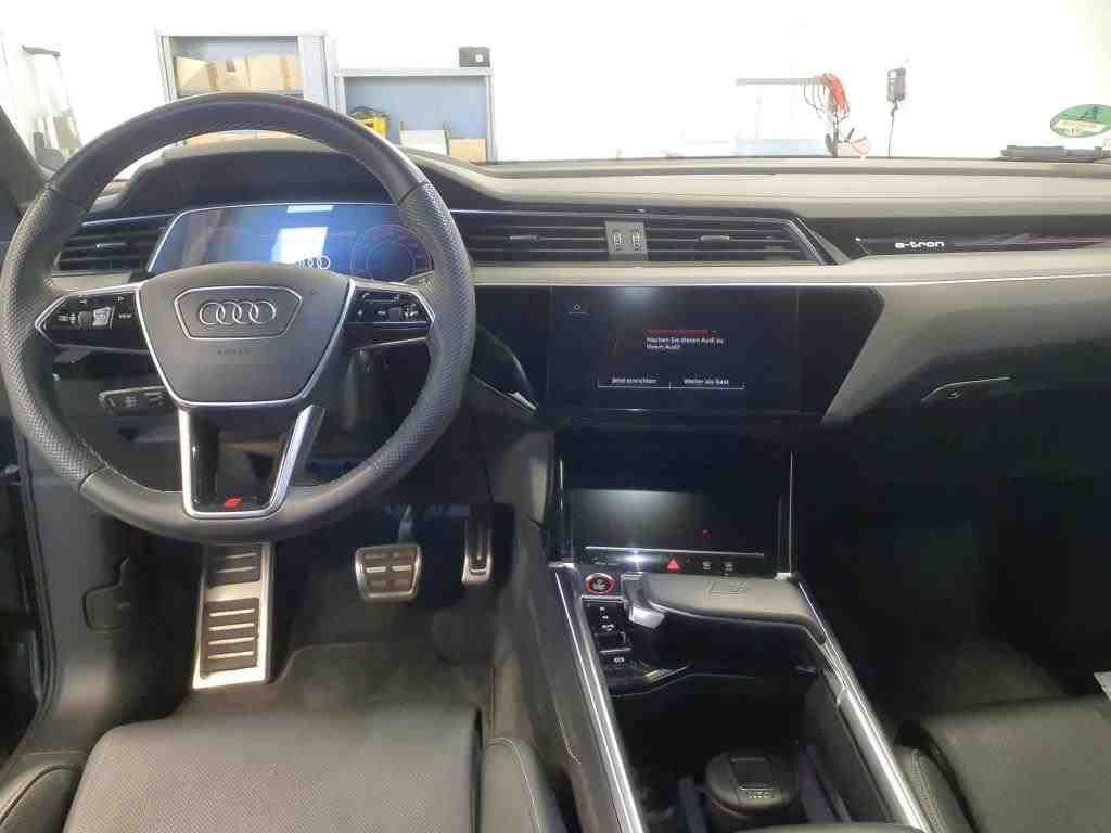 Audi SQ8 e-tron 2024