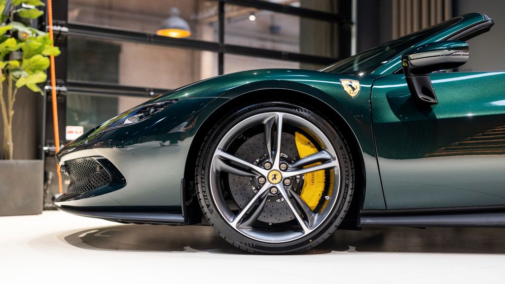 Ferrari 296 GTS 2025