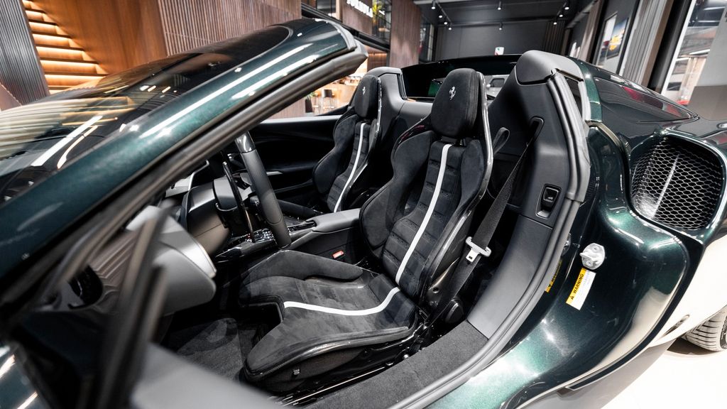 Ferrari 296 GTS 2025