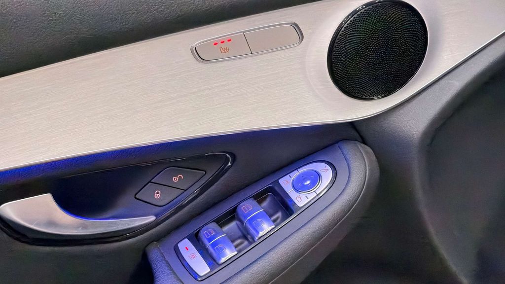 Mercedes-Benz GLC 300 2021