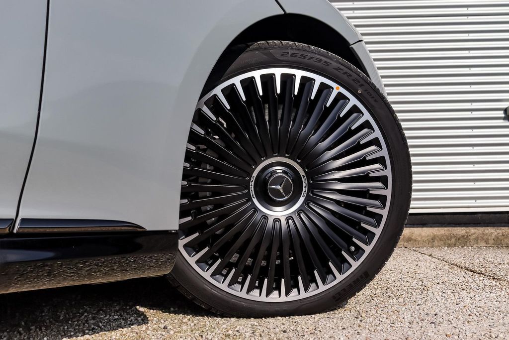 Mercedes-Benz EQE 2025