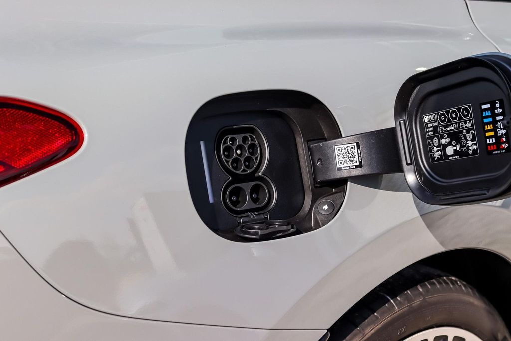 Mercedes-Benz EQE 2025