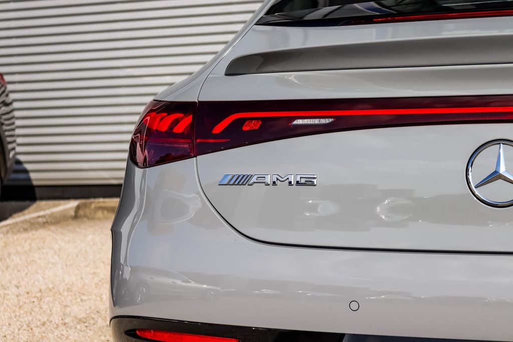 Mercedes-Benz EQE 2025