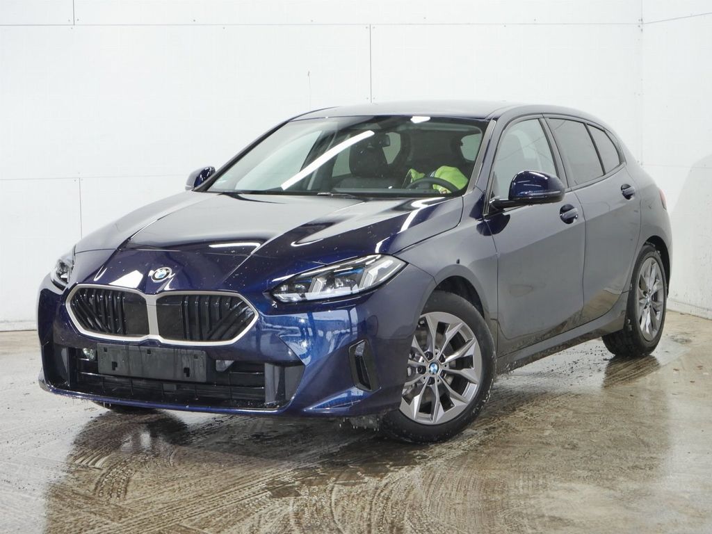 BMW 120 2025