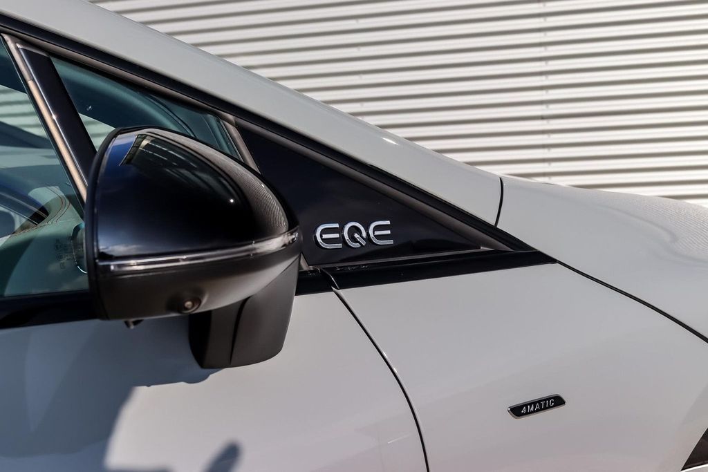 Mercedes-Benz EQE 2025