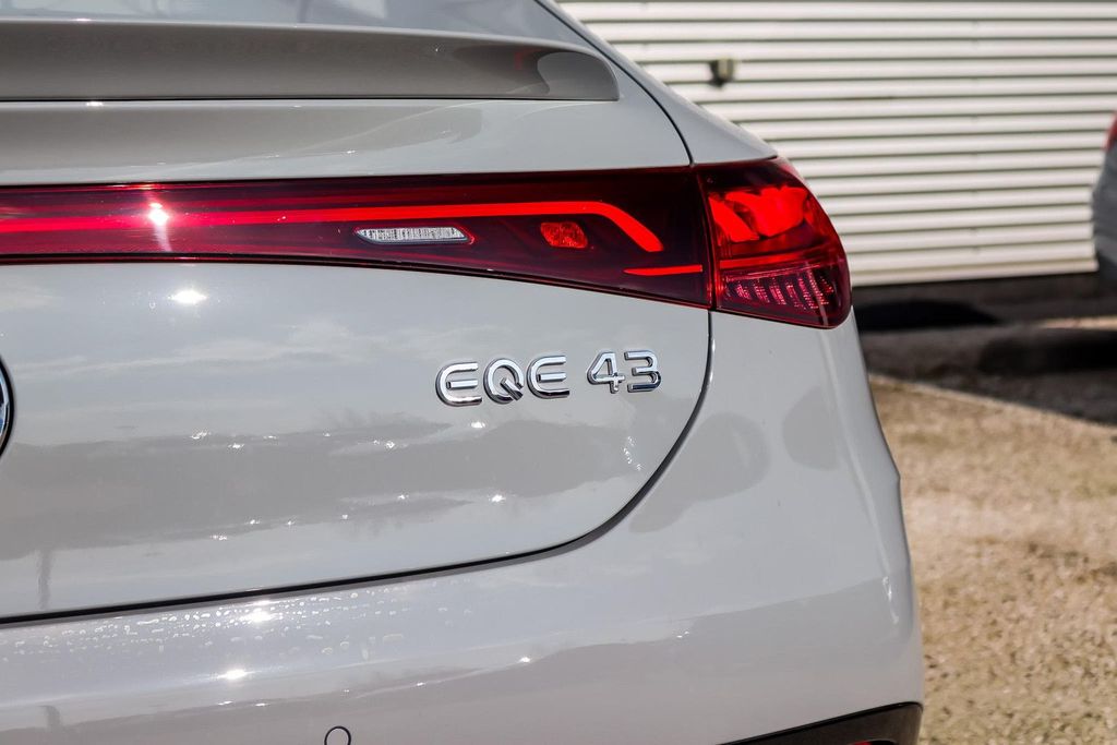 Mercedes-Benz EQE 2025