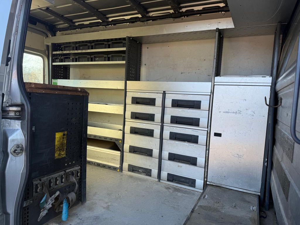 Mercedes-Benz Sprinter 2013