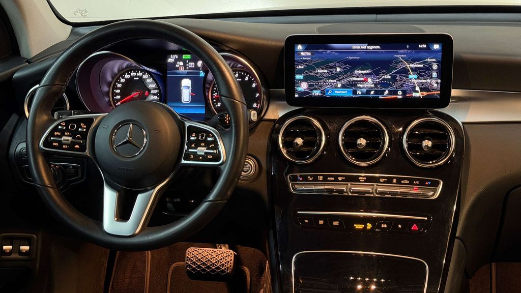 Mercedes-Benz GLC 300 2022