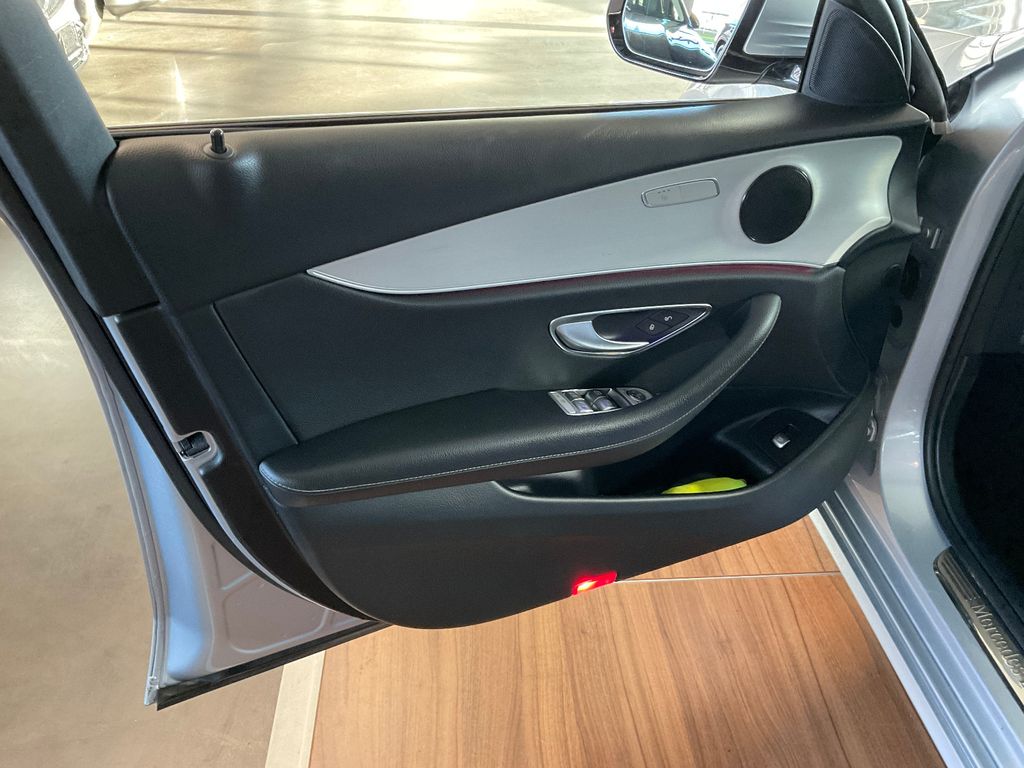 Mercedes-Benz E 220 2022