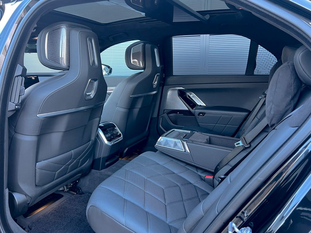 BMW i7 2023