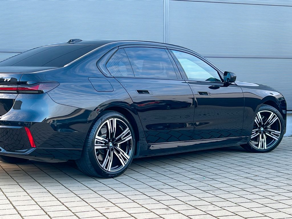 BMW i7 2023