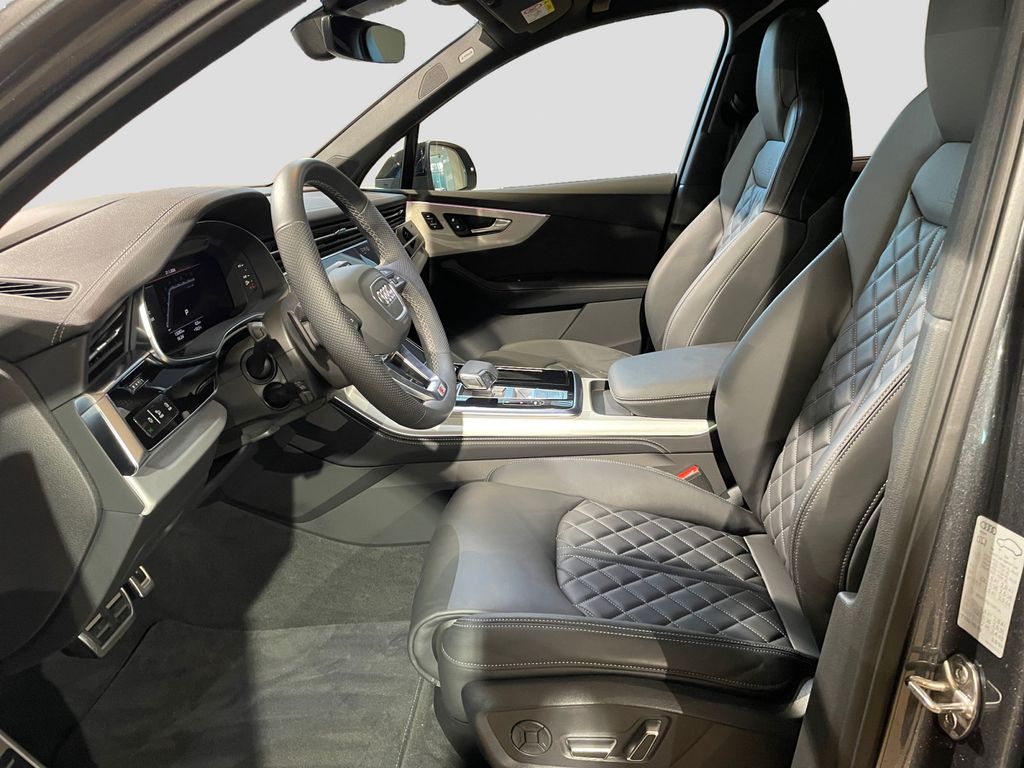 Audi SQ7 2025