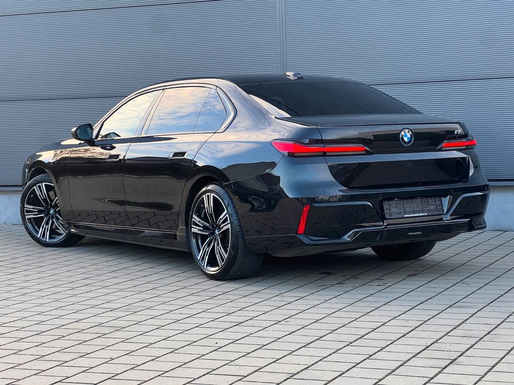 BMW i7 2023