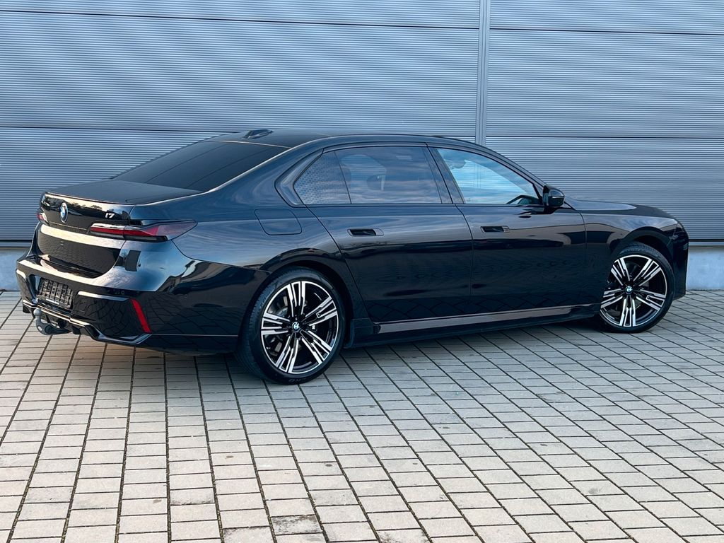 BMW i7 2023