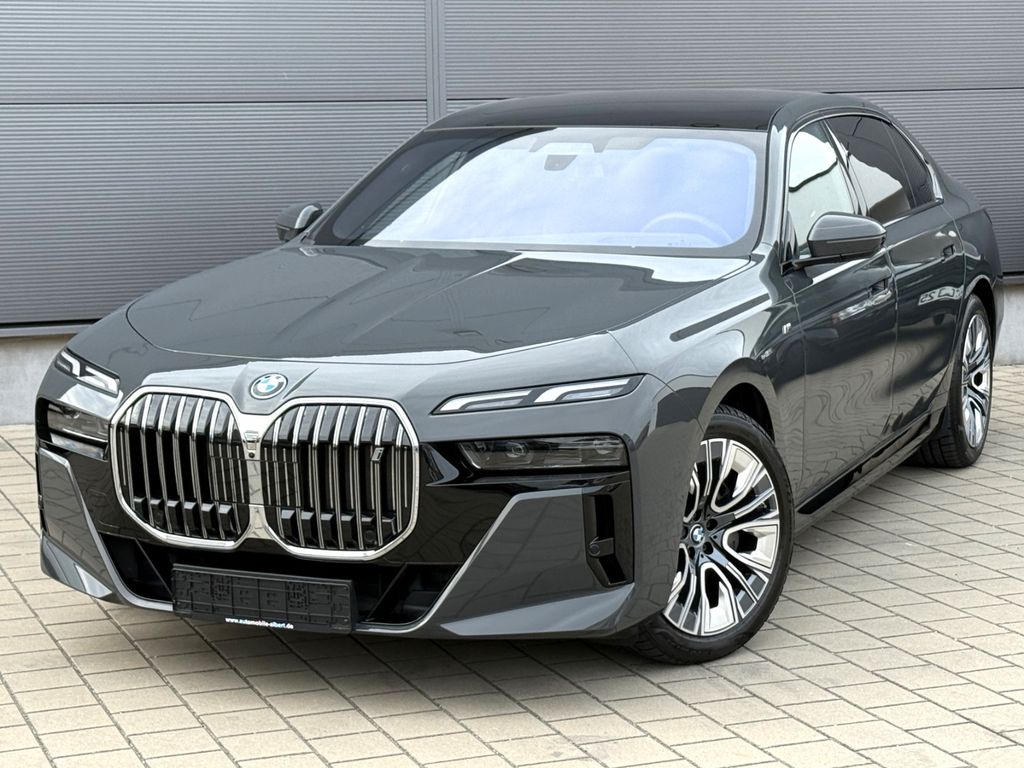 BMW i7 2023