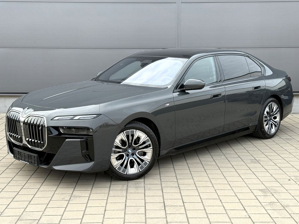 BMW i7 2023