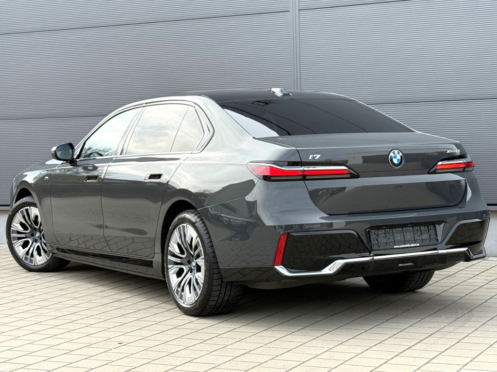BMW i7 2023
